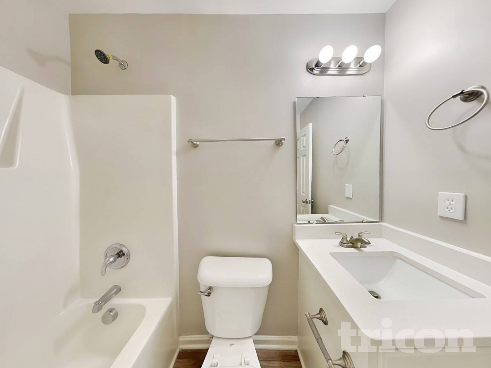 Building Photo - 9514 Parkridge Dr
