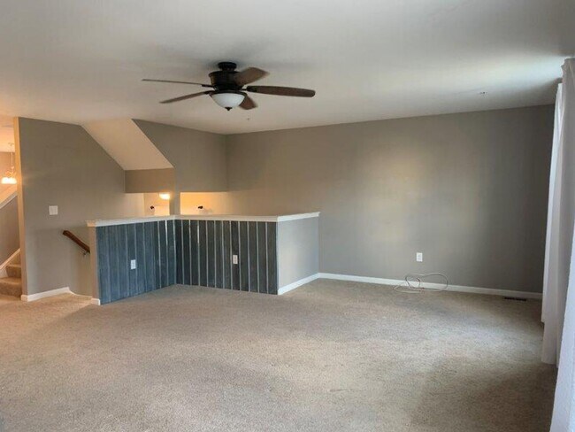 Building Photo - 346 Weatherstone Dr