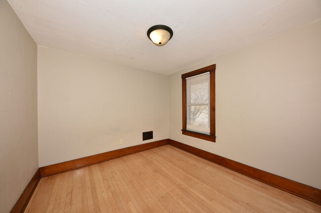 Bonus room - 3375 S 98th St