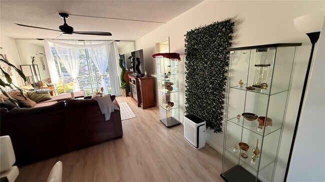 Building Photo - 4502 N Federal Hwy