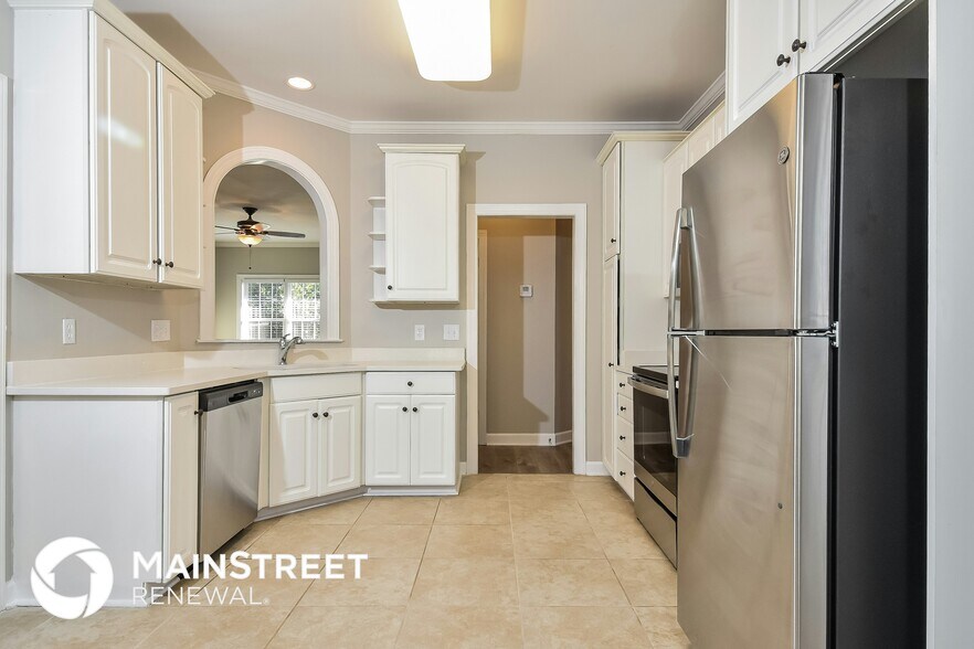 Building Photo - 1321 Davenport Ct