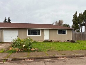 Building Photo - Springfield Duplex- 2 bedroom/1 bath updated unit ~No Application Fees~