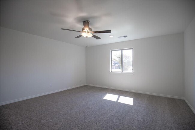 Building Photo - 8800 Tyrion Dr