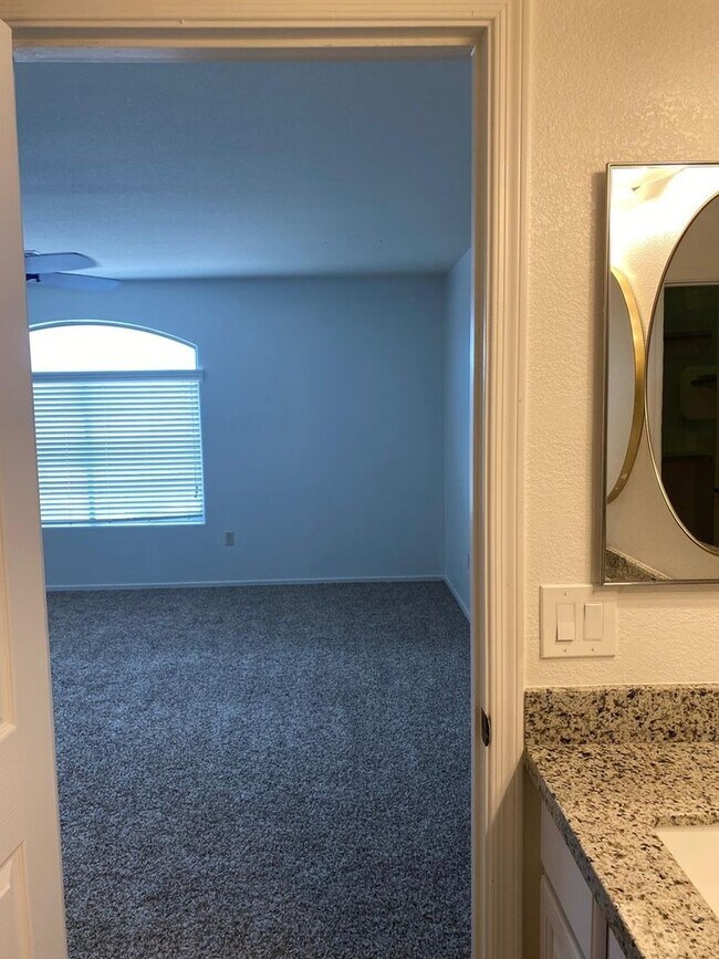 Building Photo - 7805 S Hidden Places Loop