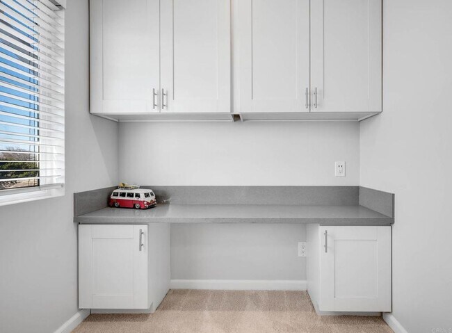 Building Photo - ***Gorgeous 5 bedroom, 3 bath Home in Imperial Beach