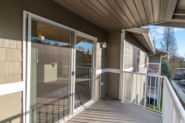 Building Photo - Two Bedroom Two Bathroom Condo in Summerwind