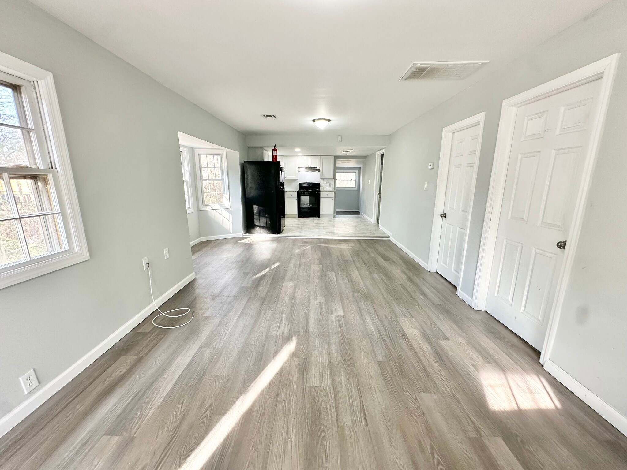 Building Photo - 63 Gentian St