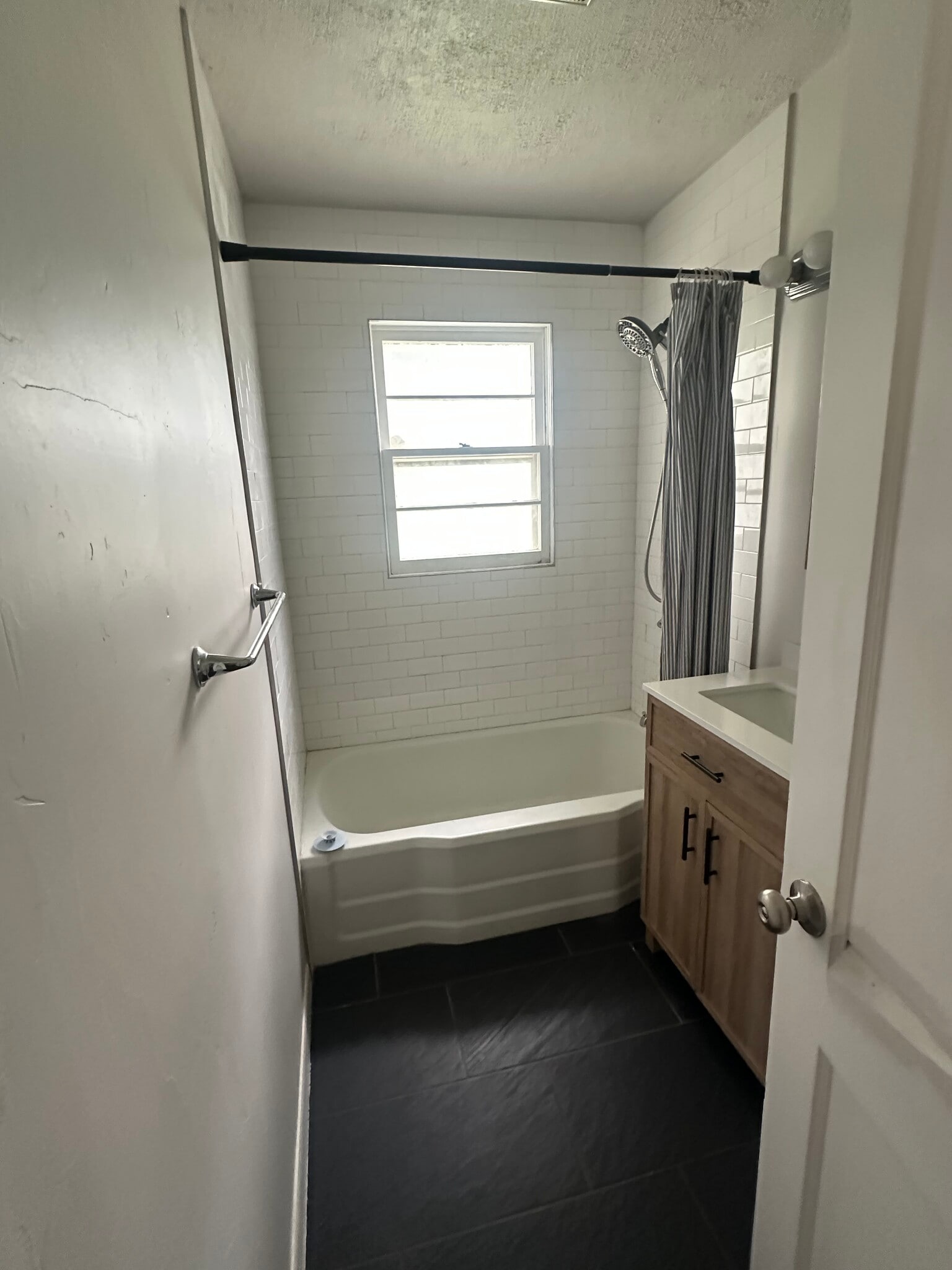Bathroom - 5103 N Beaver Ave