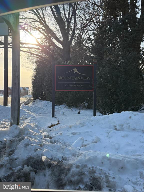 Building Photo - 1303 Mountainview Dr