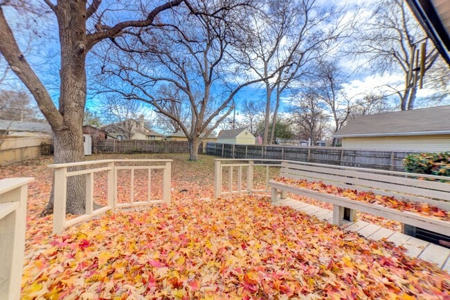 Building Photo - 2 Bed | 1 Bath