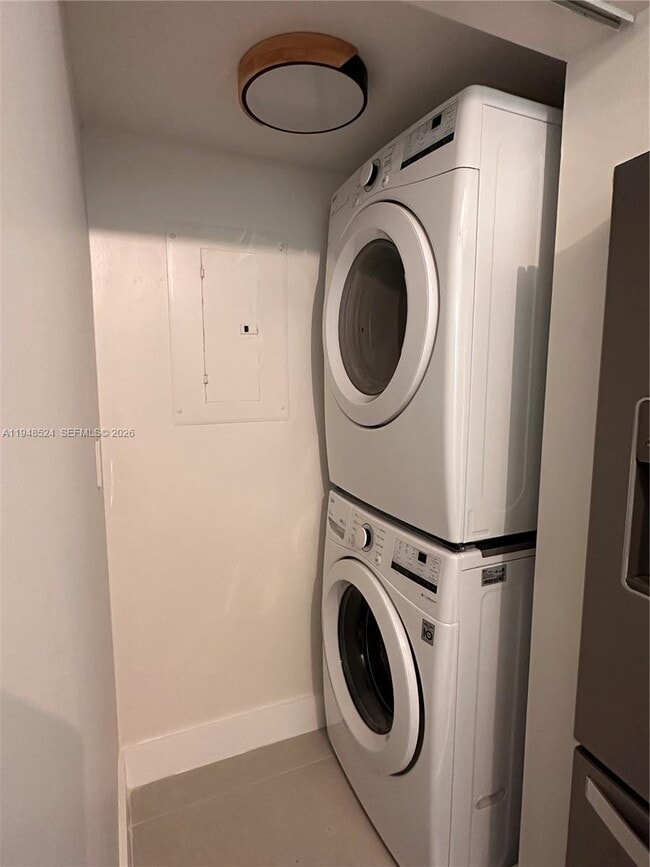 Building Photo - 2640 S University Dr