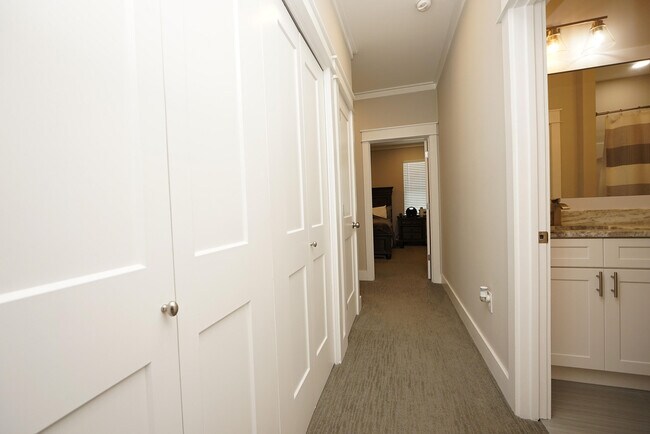 Building Photo - 6 Praiseworthy Dr