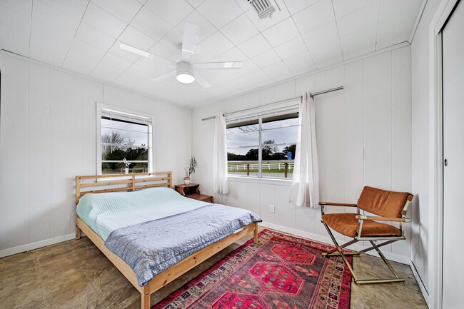 Building Photo - Meadow View Manor