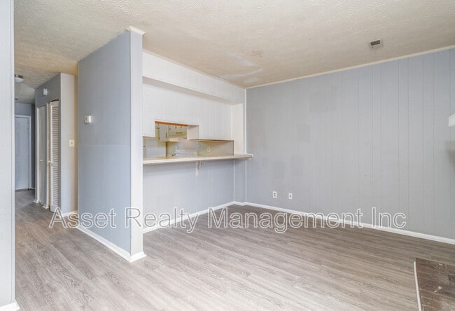 Building Photo - 9157 Cedarpark Ln NW