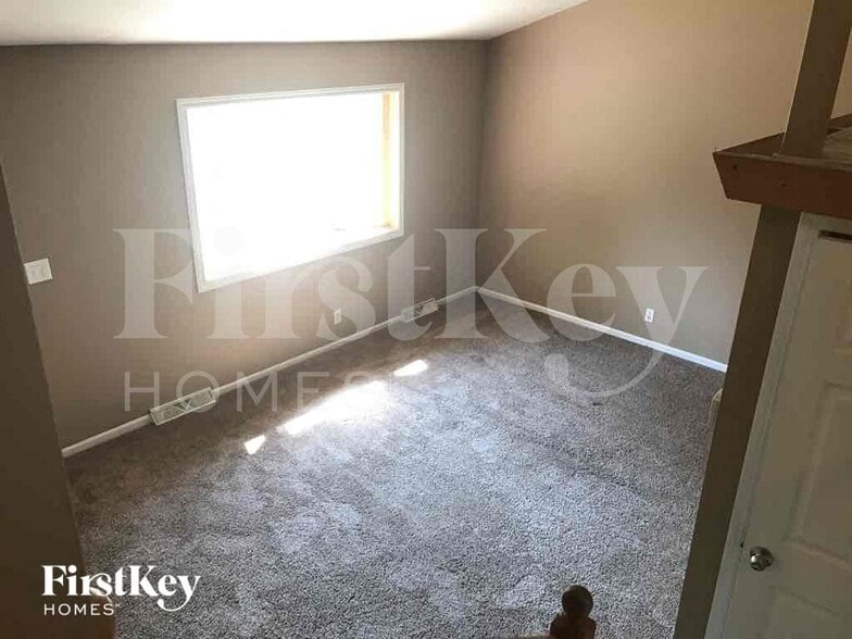 Building Photo - 7912 NE 54th St