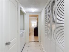 Building Photo - 6519 W Newberry Rd