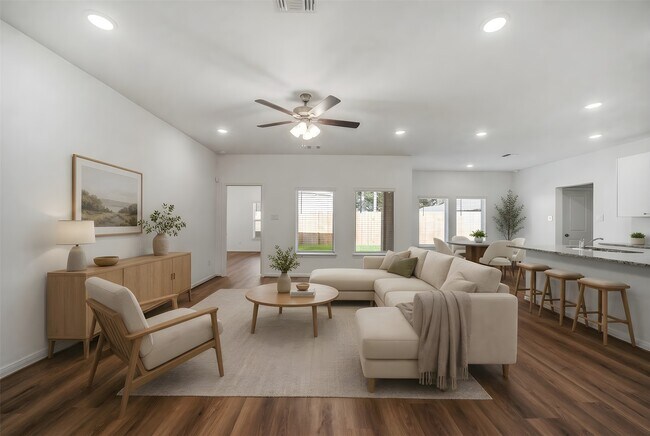 Building Photo - 11931 Pondwood Dr