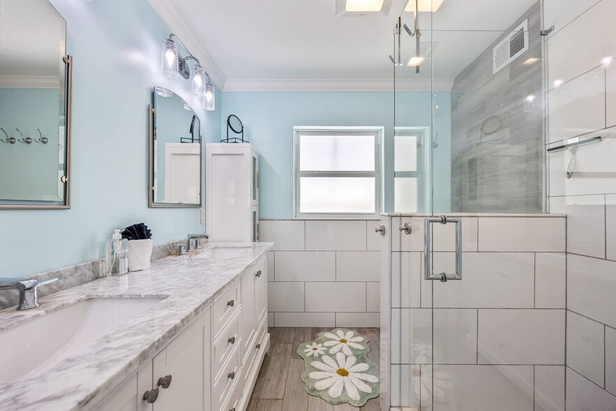 Building Photo - 491 Indian Creek Dr