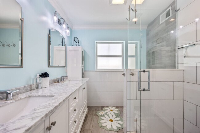 Building Photo - 491 Indian Creek Dr