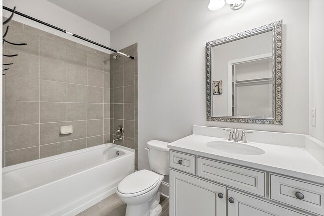 Building Photo - 5230 Scenic Valley Dr