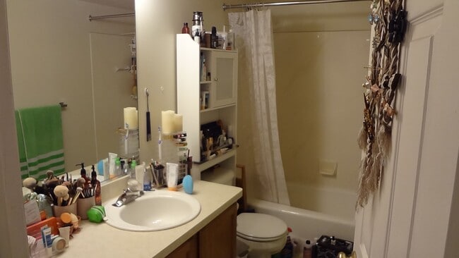 Building Photo - Parkside Apts - One Bedroom near Utah Valley Hospital and Provo Recreation Center