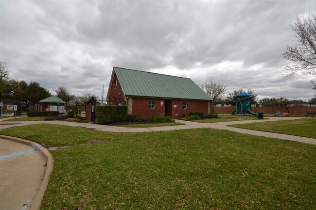 Building Photo - 20751 Cypress Post Dr