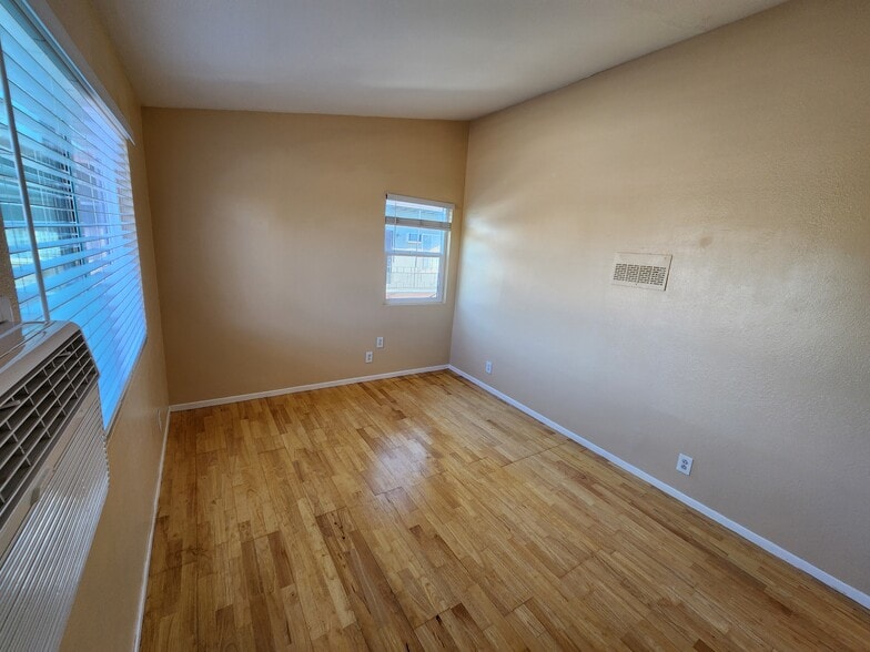 Building Photo - 5941 Whitnall Hwy