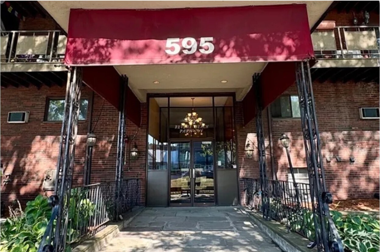 Building Photo - 595 Revere Beach Pky