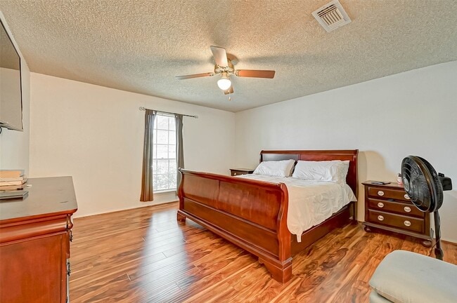 Building Photo - 16355 Sierra Grande Dr