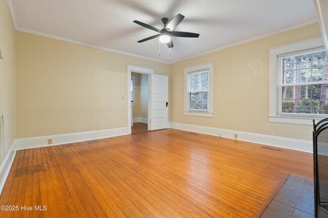Building Photo - 160 N Rdg St