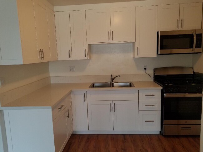 Building Photo - 550 Fano St