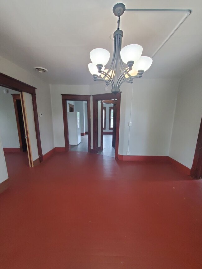 Building Photo - SL WEL1804
