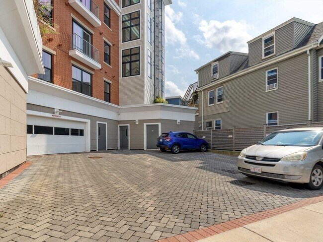 Building Photo - 70 Prospect St