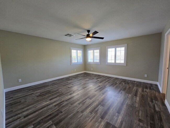 Building Photo - A Fabulous 4 Bedroom Home in Peccole Ranch