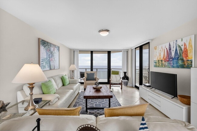 Building Photo - 3000 N Ocean Ave