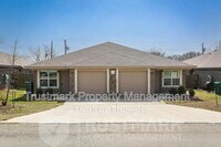 Building Photo - 924 Maplewood Dr