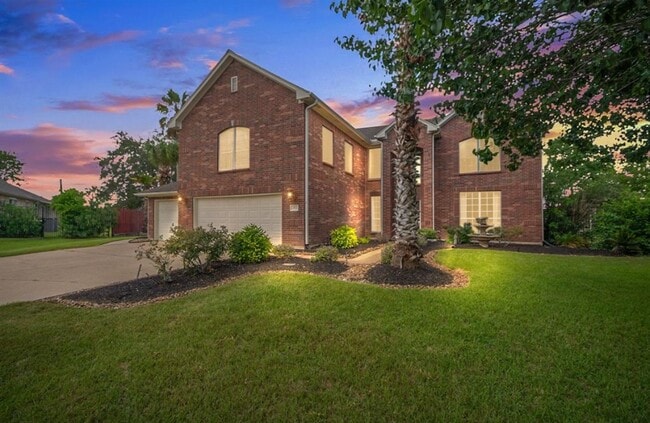 Building Photo - 303 N Elder Grove Dr