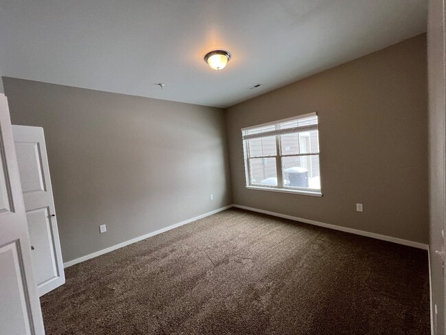 Building Photo - 4440 - 4450 S 26th St