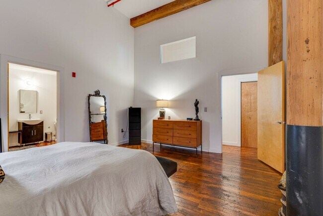 Building Photo - Amazing Germantown Loft in Historic Werthan Mills Lofts!