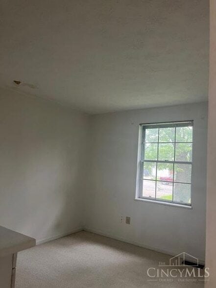 Building Photo - 1810 W Kemper Rd