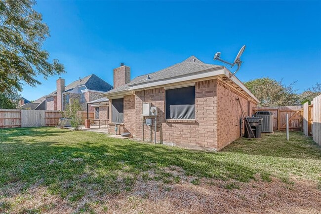 Building Photo - 2919 Pepperwood Dr
