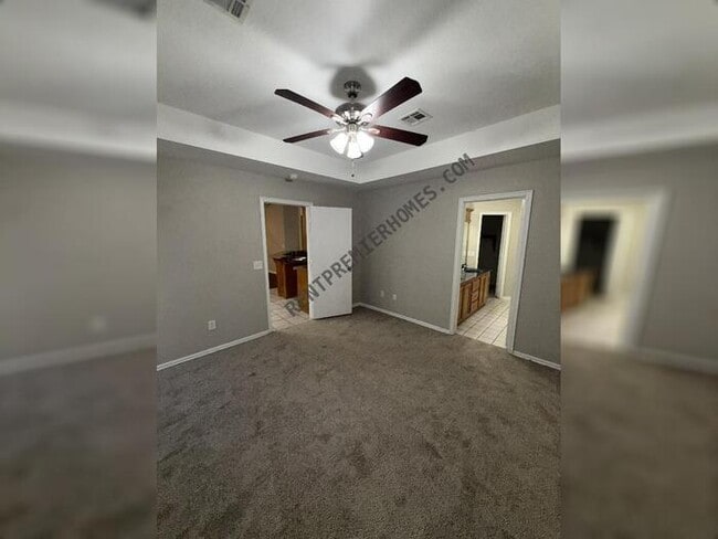 Building Photo - 325 W Strasburg Way