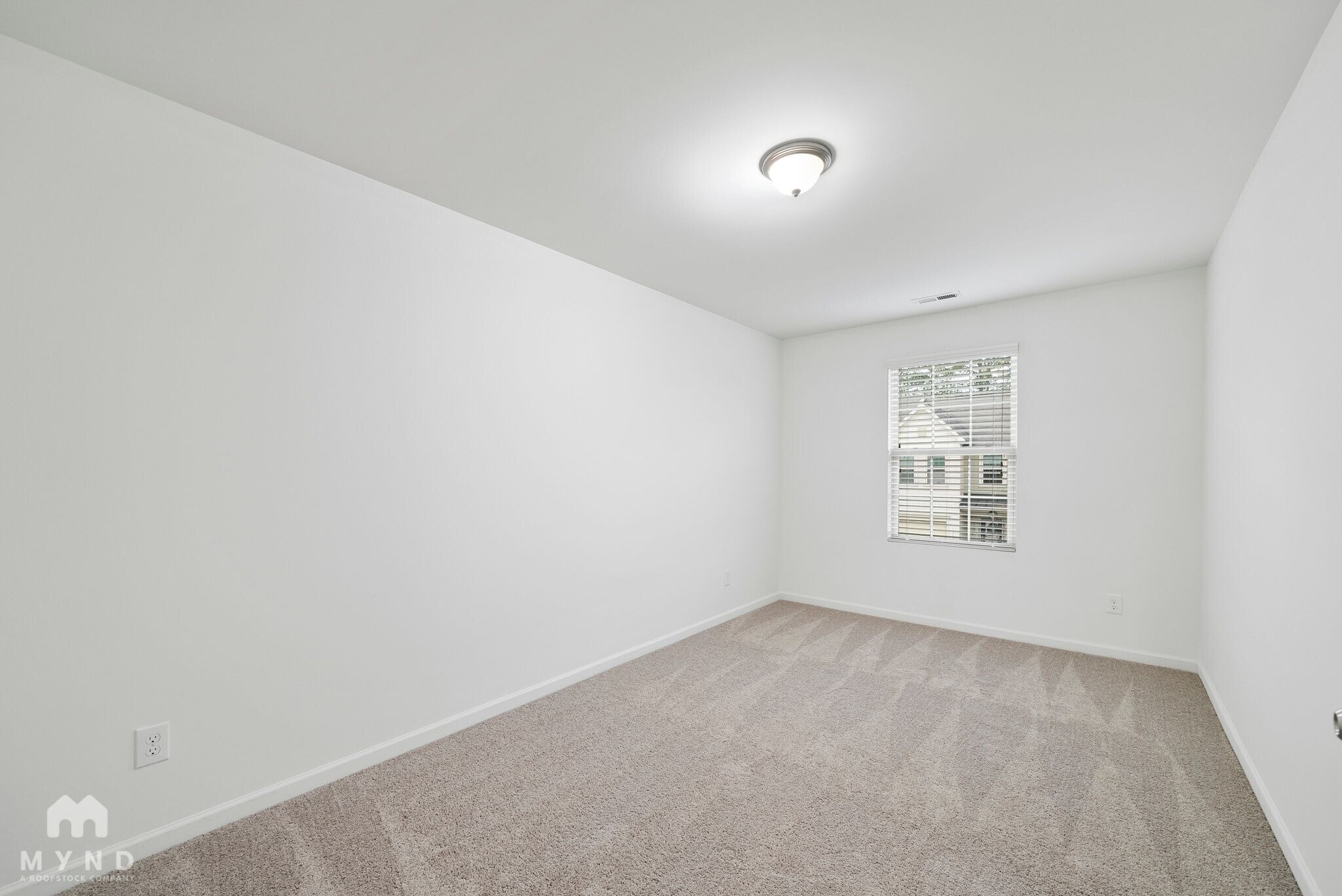 Building Photo - 1038 Grand Ridge Dr