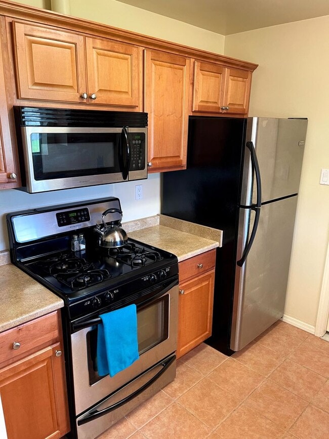 Building Photo - Charming Updated South O  BEACH HOUSE, Hug...