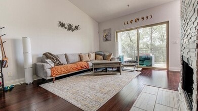 Building Photo - $1,750/mo – 2BR/1BA Condo in Northwest Aus...