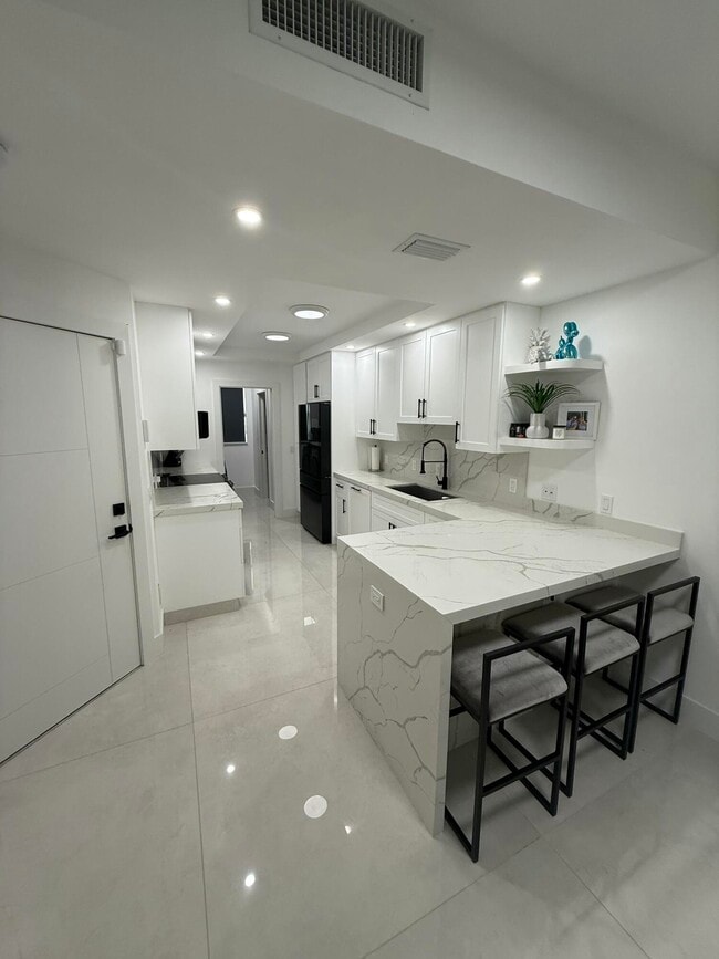Building Photo - 500 Capistrano Dr