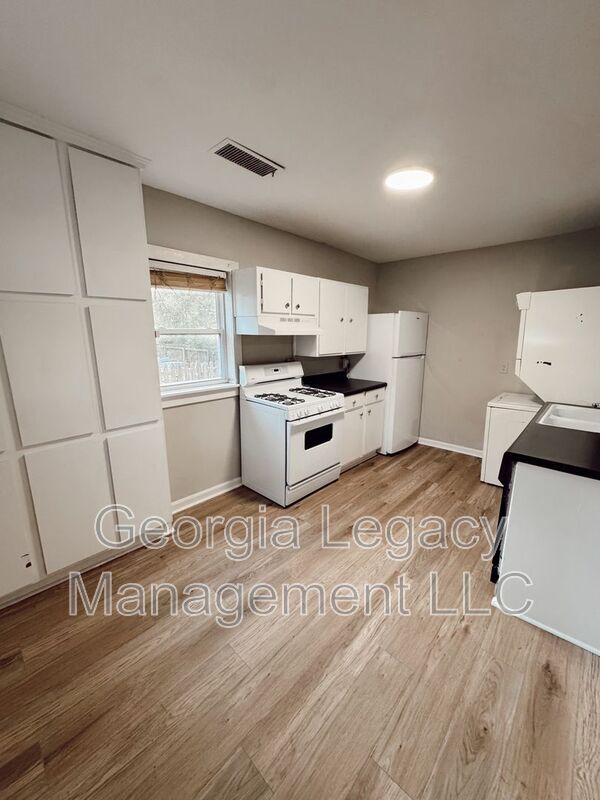 Building Photo - 275 Boulevard Heights