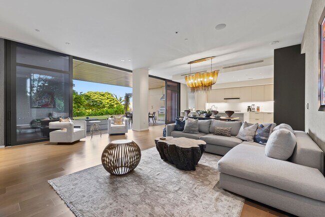 Primary Photo - Park Lane 5305 - 3BR w/Swimming Pool and Yard!