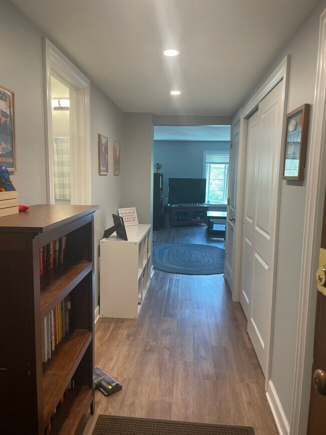 Building Photo - 1455 Shermer Rd