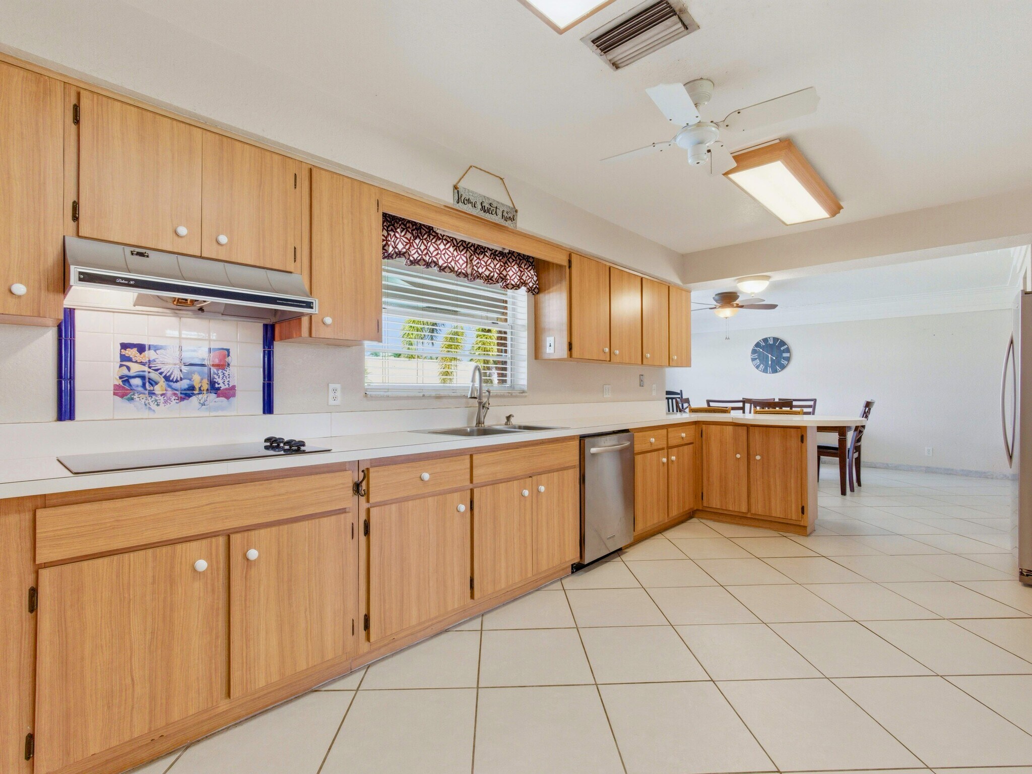 Building Photo - 6611 Venetian Dr